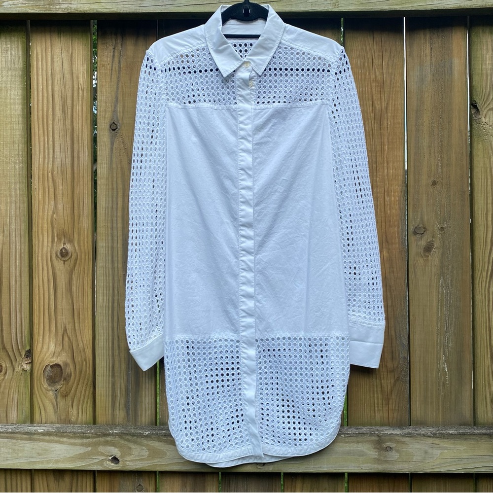 Banana Republic long sleeve perforated button down tunic crisp blouse M